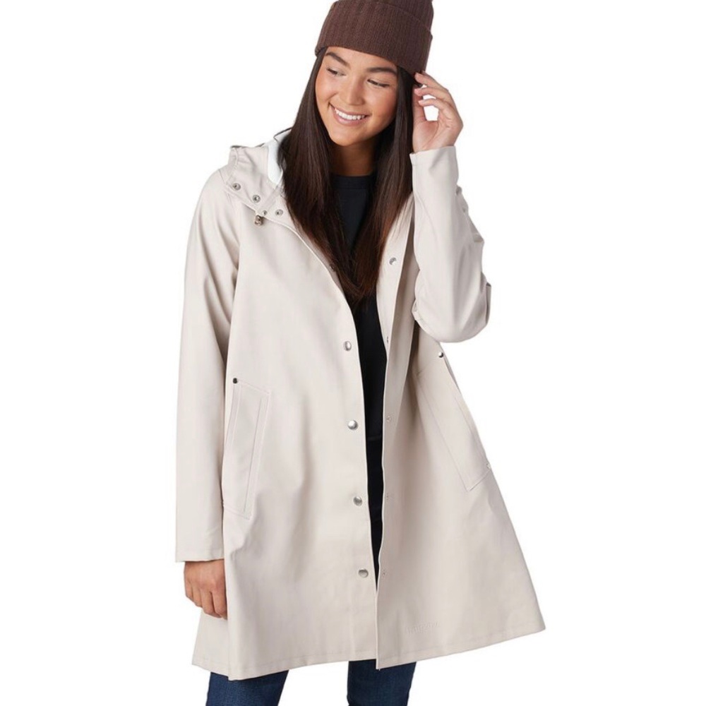 Stutterheim Mosebacke Raincoat in Light Sand
